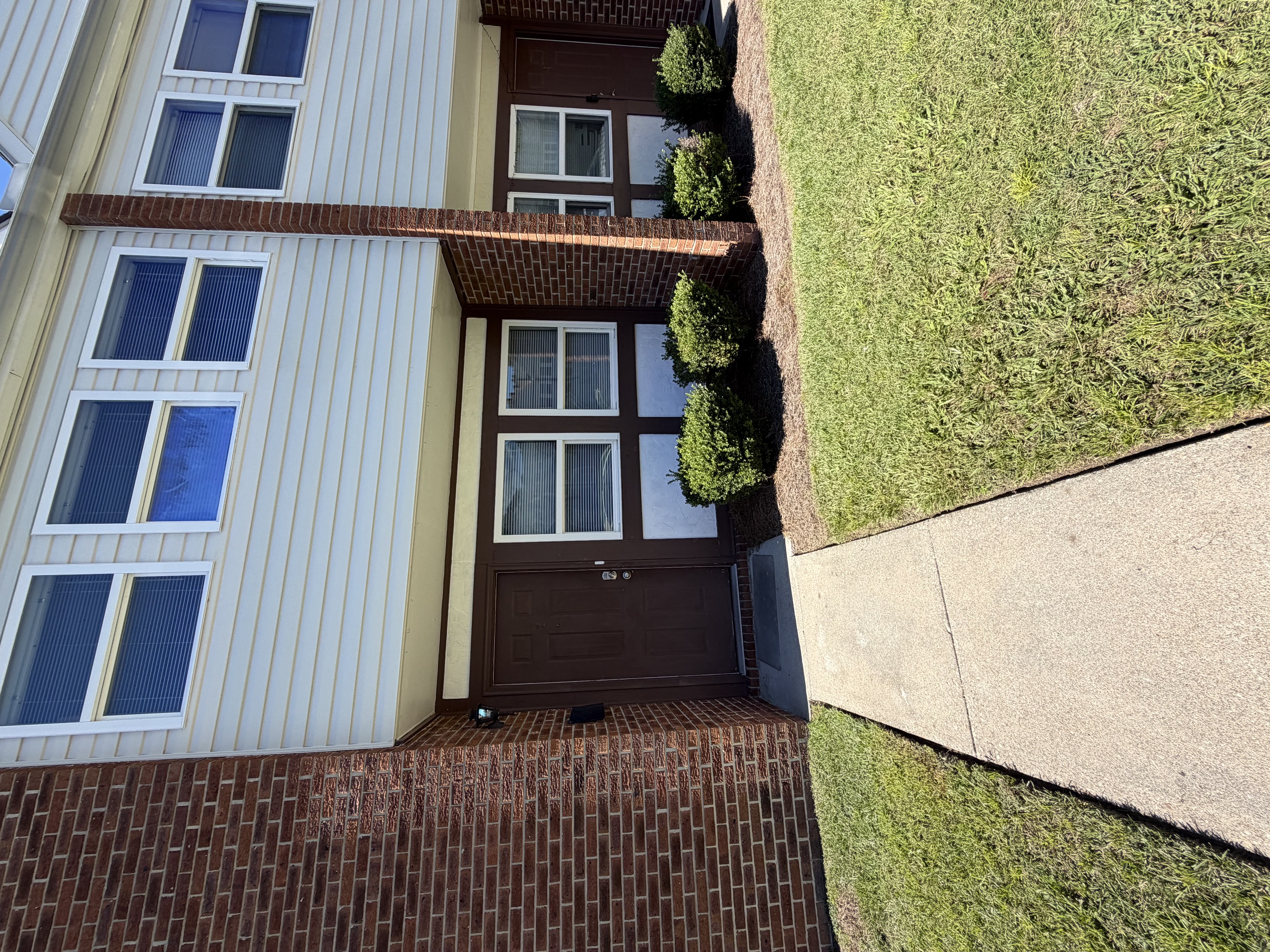 1026 Pine St Apt 2